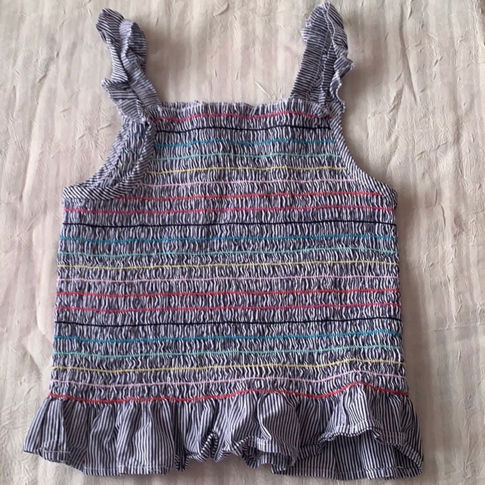 Very unique, cute ruffled crop top